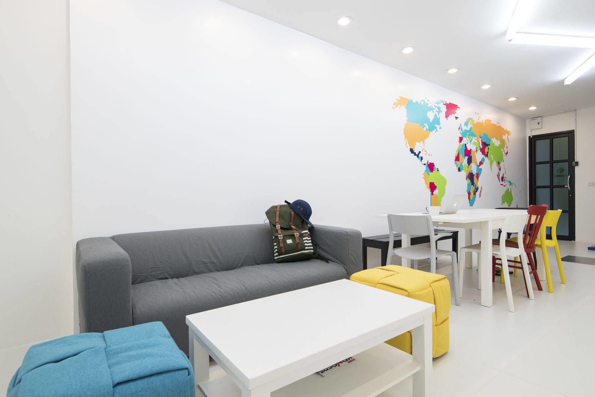 Pixellar Hostel Bangkok Exterior photo