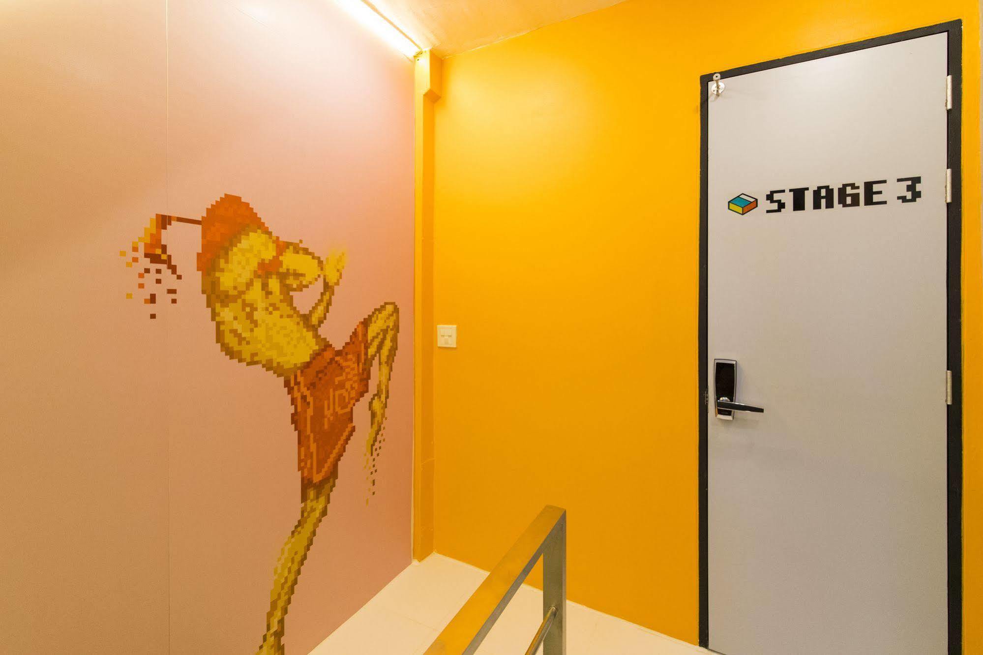 Pixellar Hostel Bangkok Exterior photo